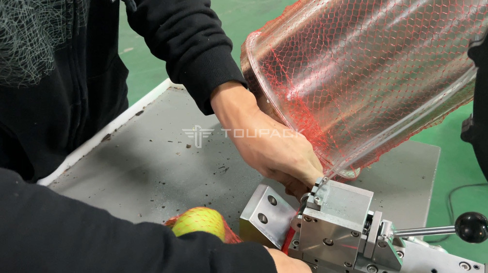 Fabrik Industrie Semi-Auto Mesh Net Bag Gewichtung Zählen Netting Schneiden Verpackungsmaschine Für Bananenfrucht