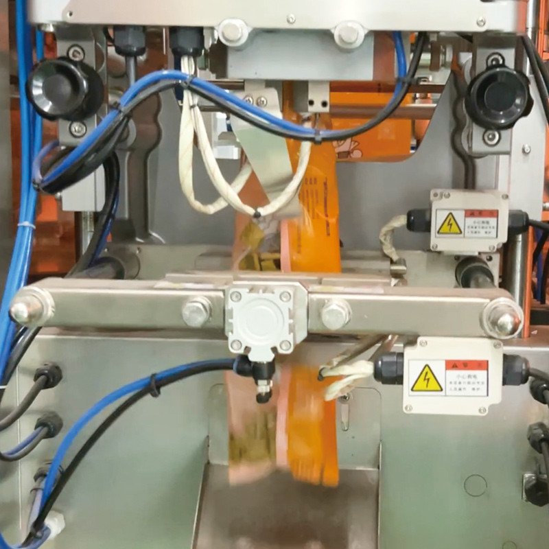 Automatische Mehrköpfige Waage Snack Food Vffs Stickstoffverpackungsmaschine mit Metalldetektor