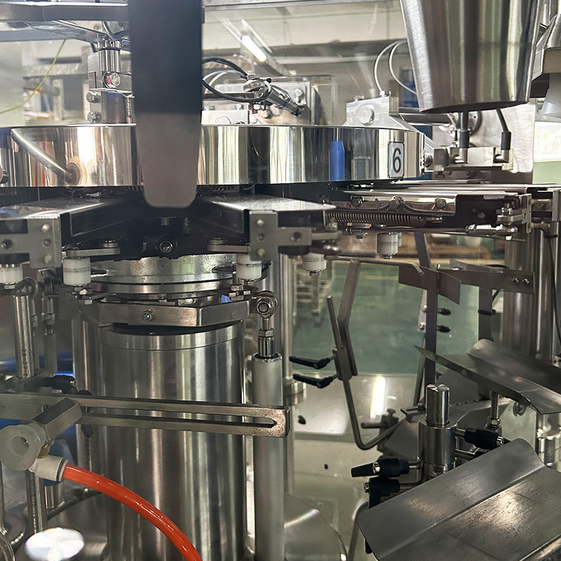 Popcorn Chicken Multifunktions-Beutelmaschine für unregelmäßige Formen Automatische Standbodenbeutel-Verpackungsmaschine für gefrorenes Schweinefleisch Doypack