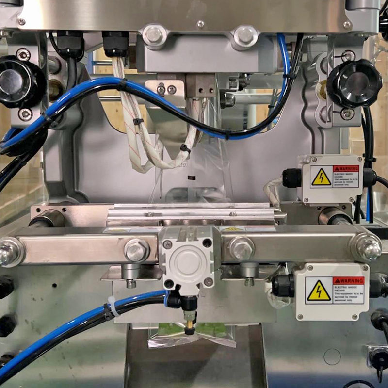 Automatische Kartoffelchips Mehrköpfige Waage Gewichtungssystem Garnelen Französisch Verpackungsmaschine Puffing Food Granule Verpackungsmaschine