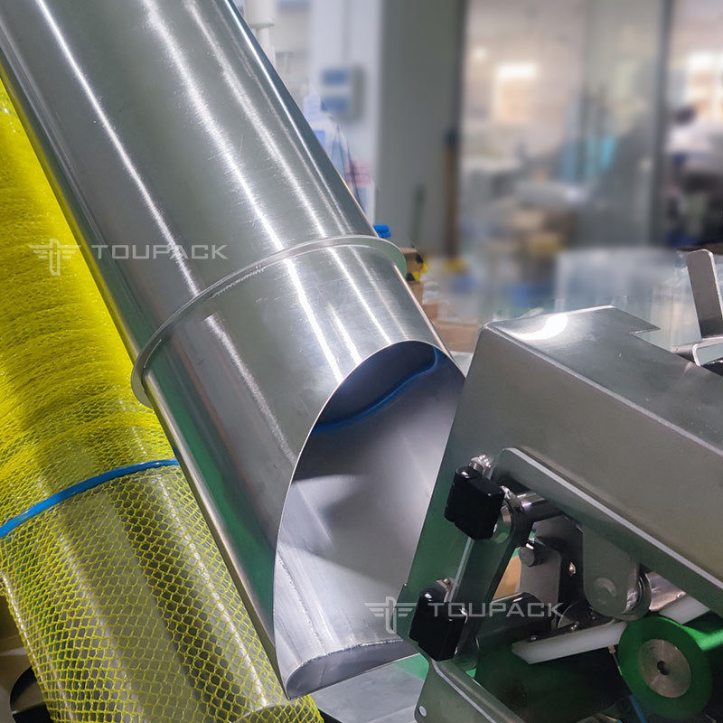 Knoblauch-Netzbeutel-Verpackungsmaschine mit Klammern Semi-Auto-Ingwer-Netzbeutel-Clips-Verpackungsmaschine