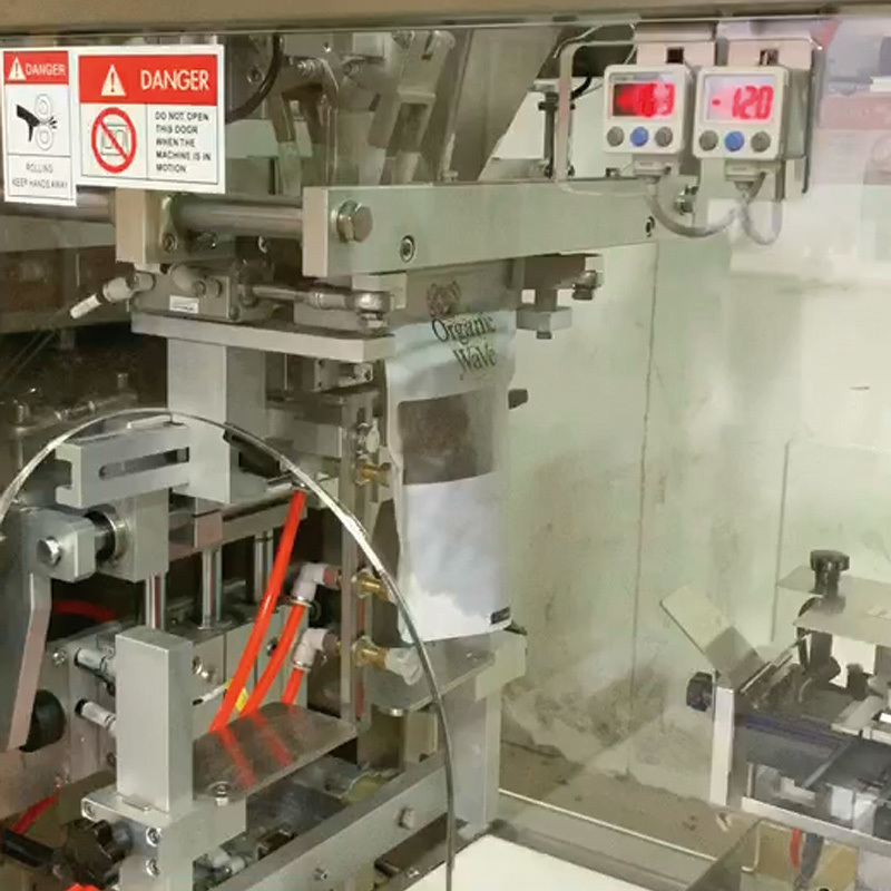 Vietnam Automatisches Kaffeepaketsystem Doypack Geröstete Kaffeebohnen Gusset Tasche Ziplock Tasche Verpackungsmaschine mit Datum Drucker